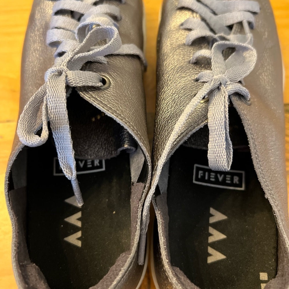 Fiever women’s metallic silver lace up sneakers 39 (for like 8.5) - Picture 5 of 6